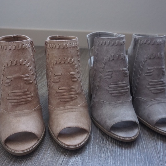 New taupe peep-toe distressed bootie - Picture 5 of 5